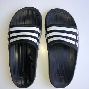 Adidas kids slides